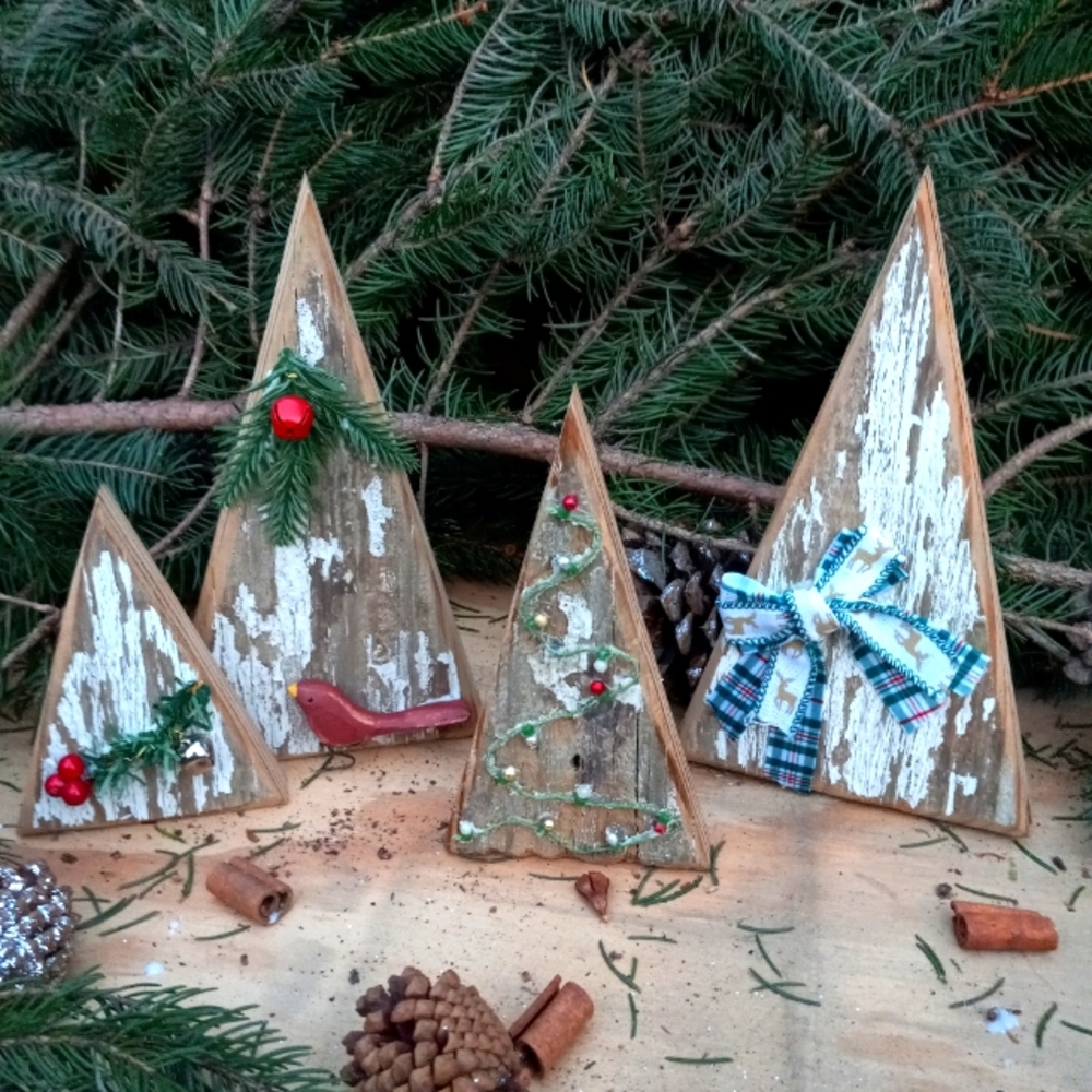 Hand Made Barnwood Christmas Trees, set of 4 / primitive/ farmhouse/ decor